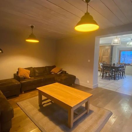 Logement Dans Maison + Exterieur Orchamps-Vennes Exterior foto