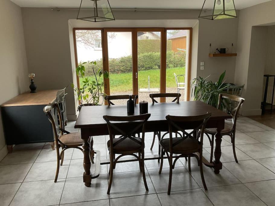 Logement Dans Maison + Exterieur Orchamps-Vennes Exterior foto