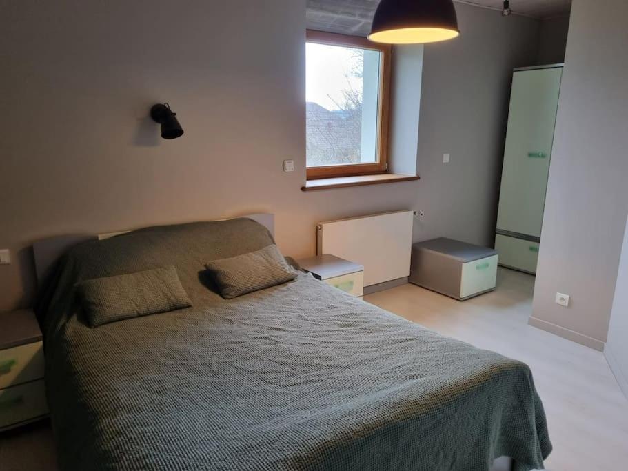 Logement Dans Maison + Exterieur Orchamps-Vennes Exterior foto