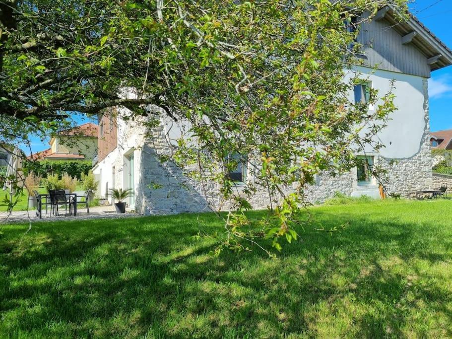 Logement Dans Maison + Exterieur Orchamps-Vennes Exterior foto